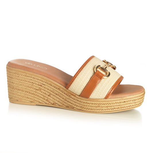 Sandalia Mujer Cala Higuera Beige Taco Mediano